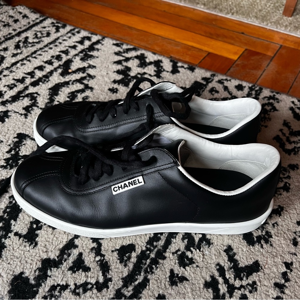 Chanel men’s uniform black clafskin leather US sneakers US size 10. Eur sizs 42